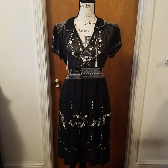 Lucky Brand Dresses & Skirts - Lucky Brand Black Embroidered Boho Dress